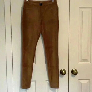 HUE  Corduroy Jeggings in Size Small